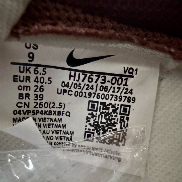 Brand New Nike Women’s Low Suade Dunk size 9 - Picture 9 of 10